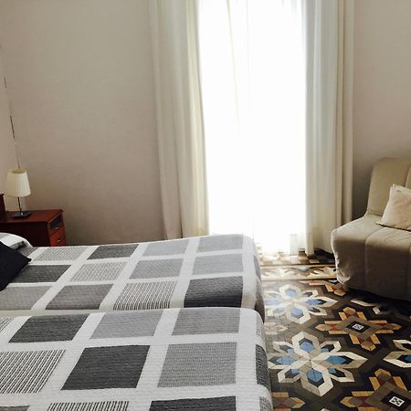 ホステル エイサンプル バルセロナ 部屋 写真